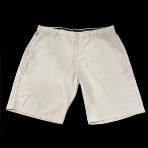 Kirkland Signature Men’s Beige Shorts Size 40